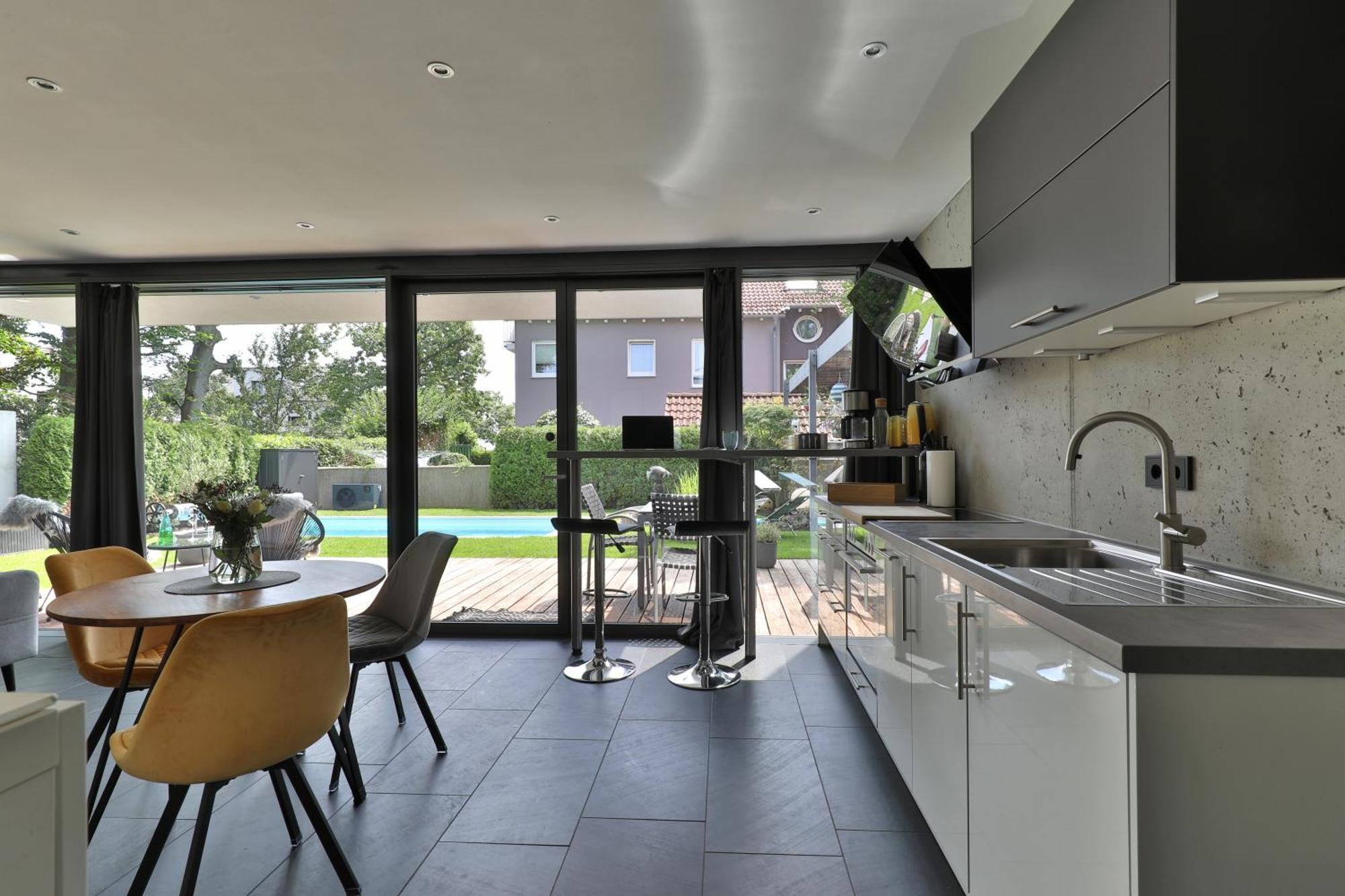 Modernes Studio-Apartment Герстхофен Экстерьер фото